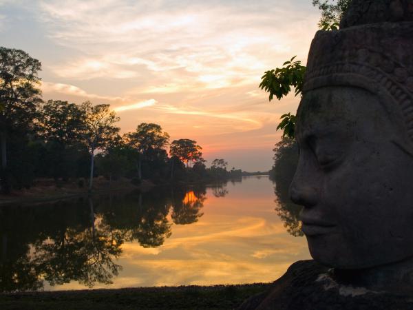 Sonnenuntergang am Südthor von Angkor Thom