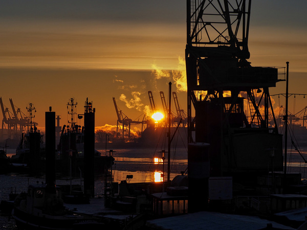 Sonnenaufgang Hamburg Hafen bei Frost2