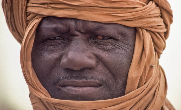 Mann in Niger-273-2-02-2